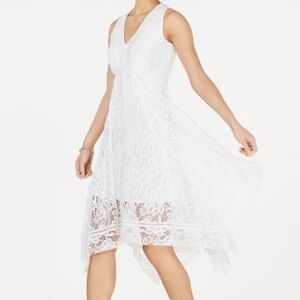 BEAUTIFUL WHITE LACE DRESS - SIZE 6